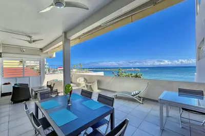 Image de Appartement pieds dans l'eau vue sur mer et Marie Galante