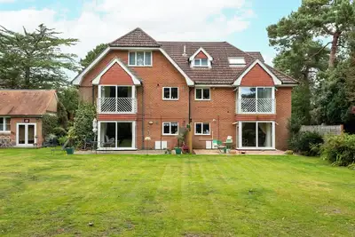 Image de The Gables Penthouse, family friendly, with a garden in Bournemouth