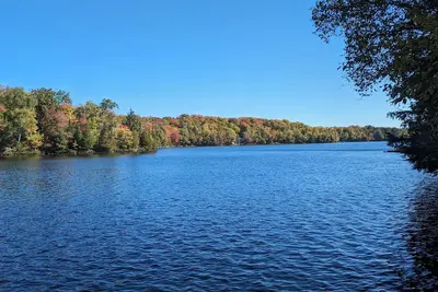 Image de Winter Discount     Ice Fishing Right Out Front For Trout  3 bedrooms 4 beds