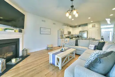 Image de Heritage Village Townhouse on Golf Course with Community Pool
