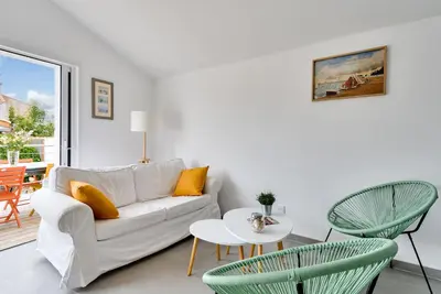 Image de 500m de la plage - Maison 6 adultes & 1 enfant