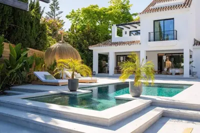 Image de Luxury 6 bedroom Villa Bali Nueva Andalucia