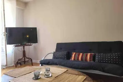 Image de T3 spacieux et lumineux. Wifi haut débit. Centre ville à pied. Terrasse.