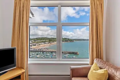 Image de Captains View - Sea and Harbour Views, Parking
