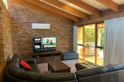 Image de New to Vrbo: Warm and Spacious 5br Home w/Wifi&Multiple Parking