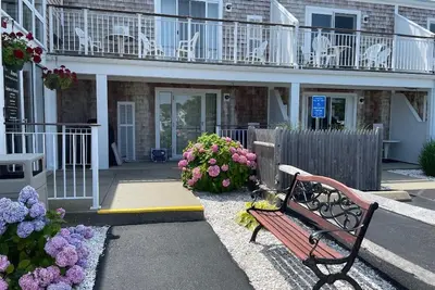 Captain's Quarters Resort with Ocean Front View overlooking Vineyard Sound