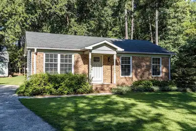 Image de 3 Bed Stylish, Bright, Peaceful South Durham Home