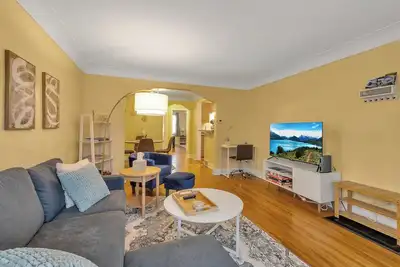 Image de Charming 2-Br apartment with Ac, WiFi and covered parking in lovely Buffalo!