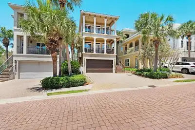Image de Summer Blast: Private Beach Access! Golf Cart Rental Available!