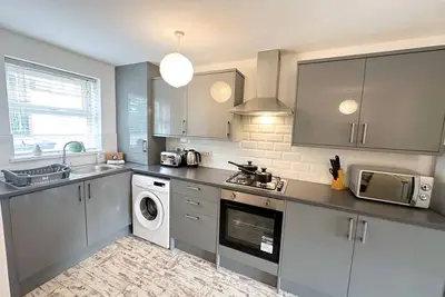 Image de James House by Blue Skies Stays