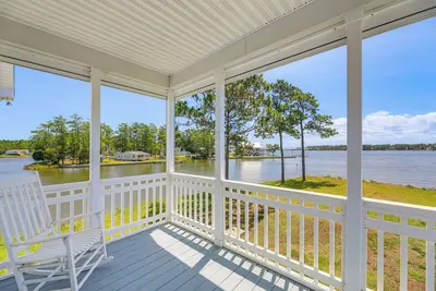 Image de Waterfront Merritt Home w\/ Boat Dock & Deck!