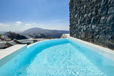 Image de Splendid Santorini Villa | Aegan Sea View Cave House | 2 Bedrooms | Terrace with Private Pool and Outdoor Dining Area | Stunning Sea Views | Imerovigli