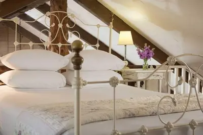 Image de Cozy Loft Suite-Part of Dog Trot House-Shared Pool, Fireplace Ranch Fun Options