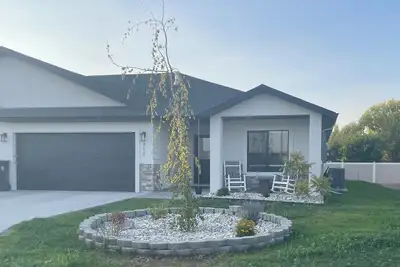 Image de Newly built Charming 3-bedroom 2-bath duplex in the beautiful town of Kimberly