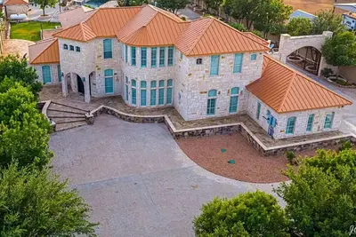 Image de Island Dreams! Tropical 4-bedroom house with amazing backyard