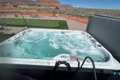 Image de Shared space with owners. 2 bedroom and bath, swim spa, golf green, great views.