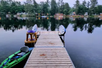 Image de Classic Maine Cabin, Private Waterfront Easy Access to Nearby Amenities