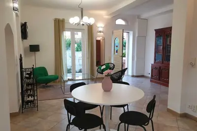 Image de À Calvi, appartement de 90 m2 à 150 m de la Mer. à 2 mns du Port, de la Citadelle.