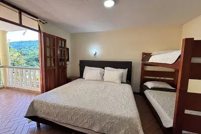 Image de Deluxe Familiar con Balcon