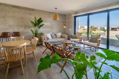 Image de Cozy flat w/ Balcony View on the Lagoon, 5min from Kite Point & National Reserve