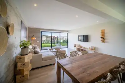 Image de Spacious flat w/ big Garden 5min from Kite Point, the Bay and National Reserve