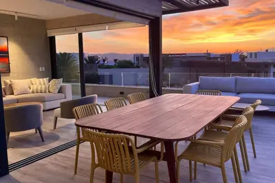 Image de Big Family Apt with Huge Terrace for 9, view on the Salwater Lagoon
