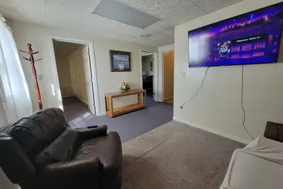 Image de Cozy 2-bedroom apartment nestled between Wesleyan & Academy School with Ac, WiFi