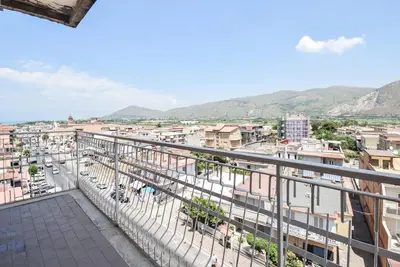 Image de Bel appartement à Mondragone avec WiFi
