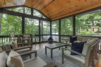 Image de Water's Edge - Lakeside luxury in Big Canoe!