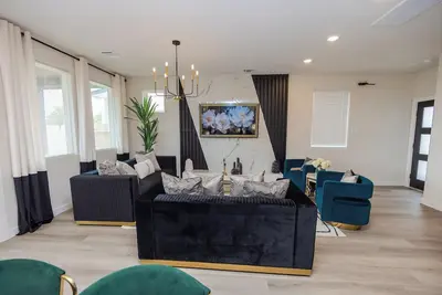 Image de Welcome to our charming brand-new built home, Parkside, easy access to Hwy 6.