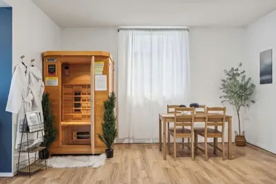 Image de The Modern Lodge Retreat with Infrared Sauna & Amenities for Rest and Relaxation