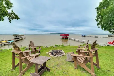 Image de Lakefront Cottage Near Snowmobiling + Nub’s Nob!