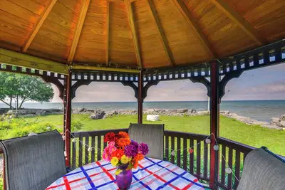 Image de Lakefront Views & Private Yard: Three Mile Bay Gem