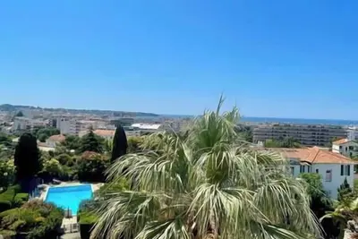 Image de Piscine, Tennis et parkings privés à 5 min de la plage
