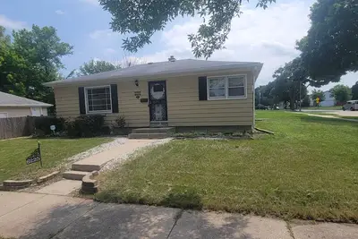 Image de Charming, clean cozy 2-bedroom home centraly located  in Milwaukee with Ac, WiFi