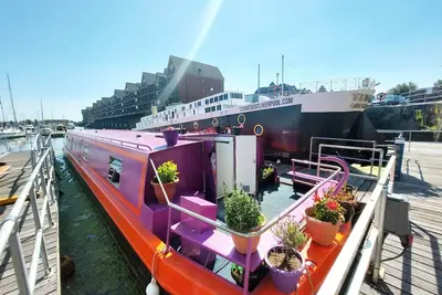 The Joker Boat - Quirky Liverpool House Boat