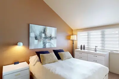 Image de P-351 : Condo 2 chambres à la mezzanine