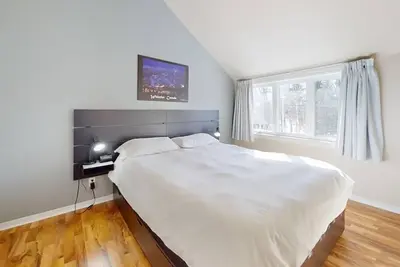 Image de P-71 : Condo 2 chambres à la mezzanine