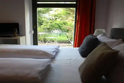 Image de Apartment-Ensuite with Shower-Terrace near Bayerischer