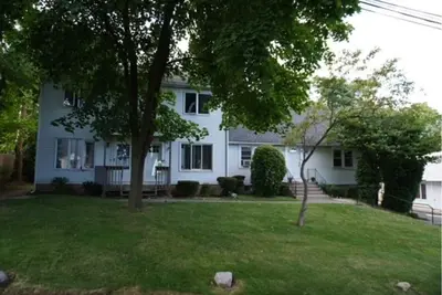 Image de Charming 2-bedroom updated condo with everything you need.