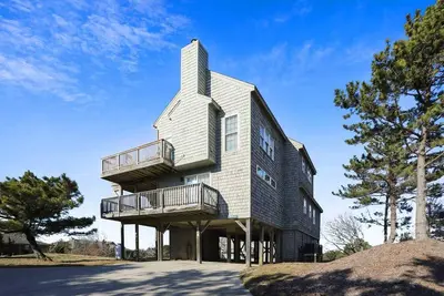 Image de Waters, Ships Watch Community in Duck Nc