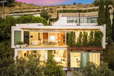 Image de The Bird Nest - 2br Home with Marble and Oak Finishes with Unmatched Views