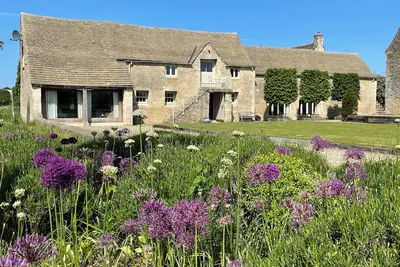 Image de Cotswold Mill Retreat - Stunning 18th-century barn, sleeps up to 12