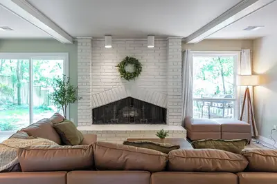 Image de Serene Haven near Downtown Tulsa