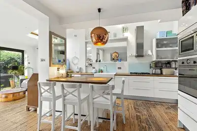 Image de Teddington Lock. Spacious Family Home