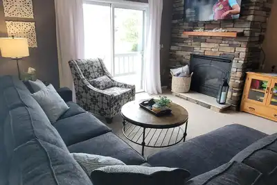 Image de Cozy townhome tranquil Ellicottville w/WiFi & Ac. Walking distance 2town & resort