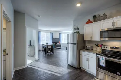 Image de Cozy 2-Bedroom Condo in Vibrant Urban Omaha with Convenient Designated Parking