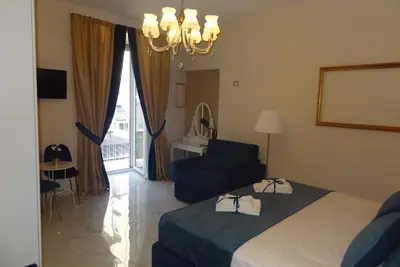 Image de Structure in the heart of the historic center of Naples within walking distance of the Duomo