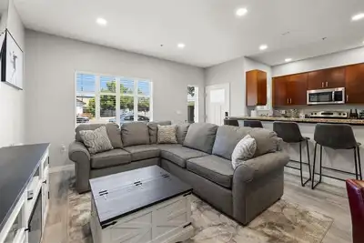 Image de *Heart of Downtown*Balcony*Parking*300Mbps*Bbq