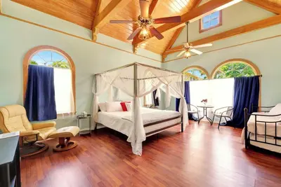 Image de Waterfront Storybook Studio in Stuart